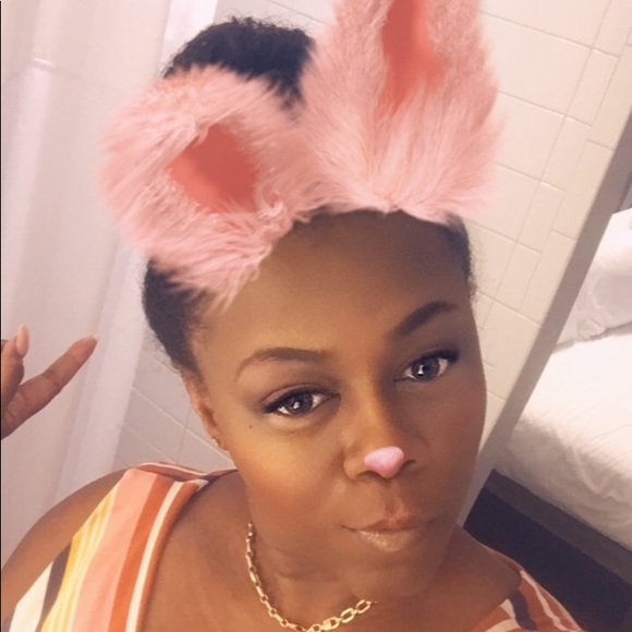 ✨Meet Your Seller...A Beautiful Mess!✨ - Picture 1 of 3